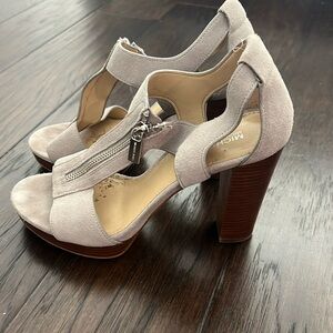 Michael Michael Kors Berkeley T Strap Sandals